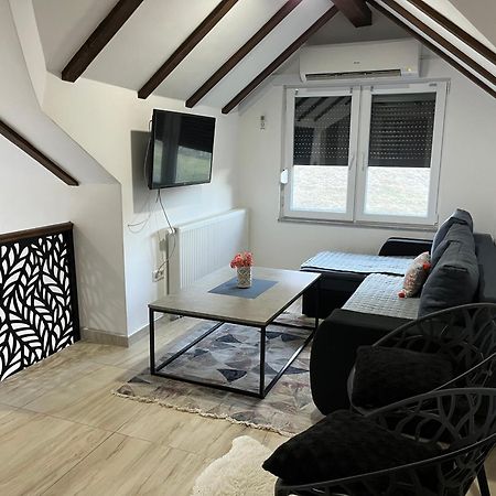 Vacation House Studenac Bihac Ngoại thất bức ảnh