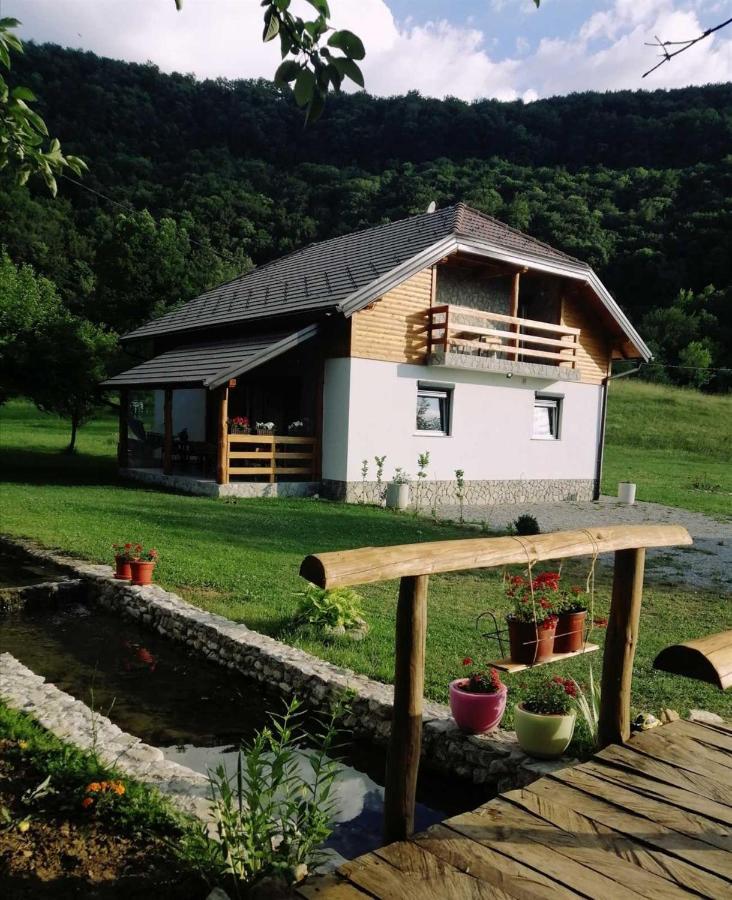 Vacation House Studenac Bihac Ngoại thất bức ảnh