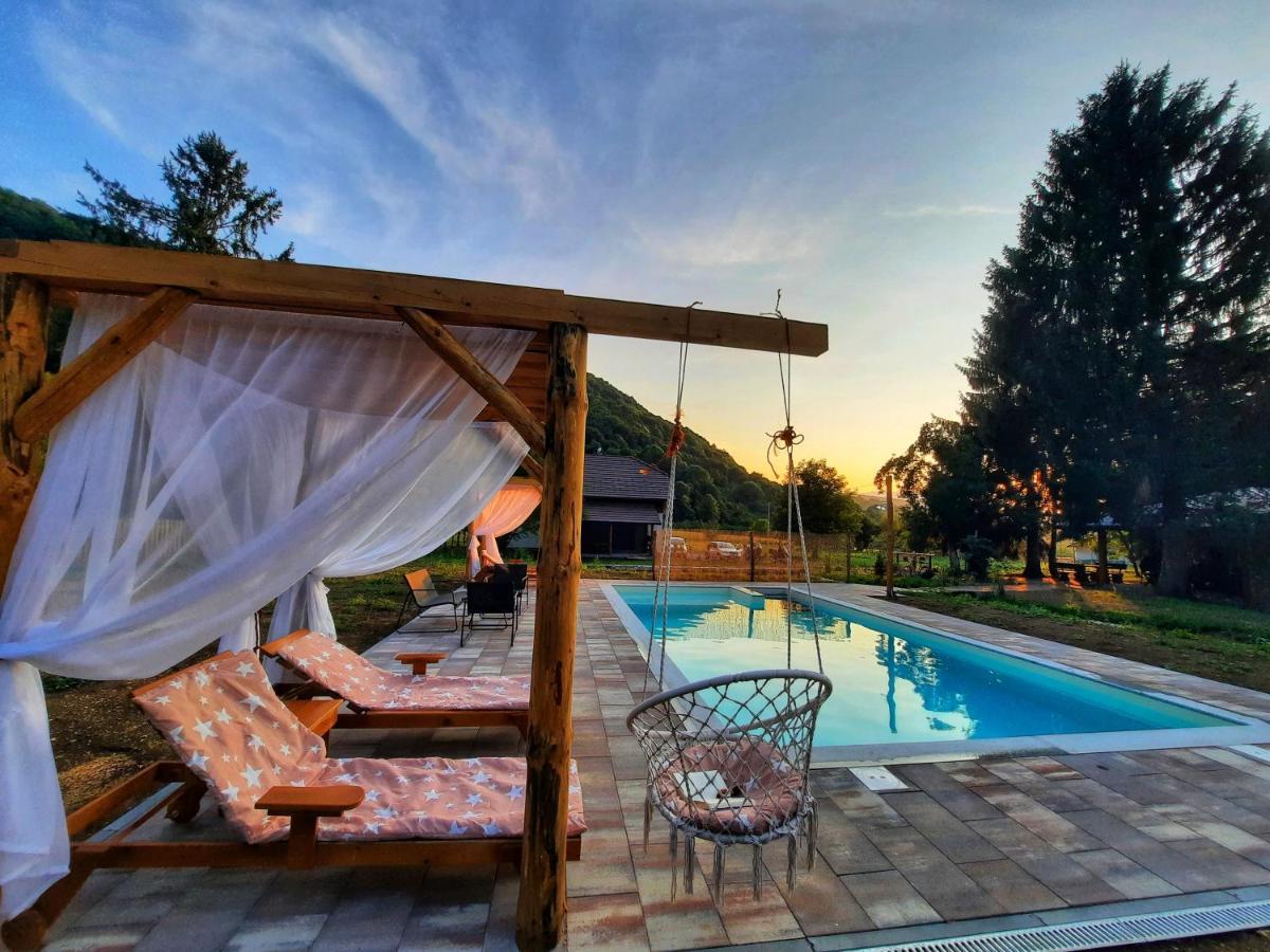 Vacation House Studenac Bihac Ngoại thất bức ảnh