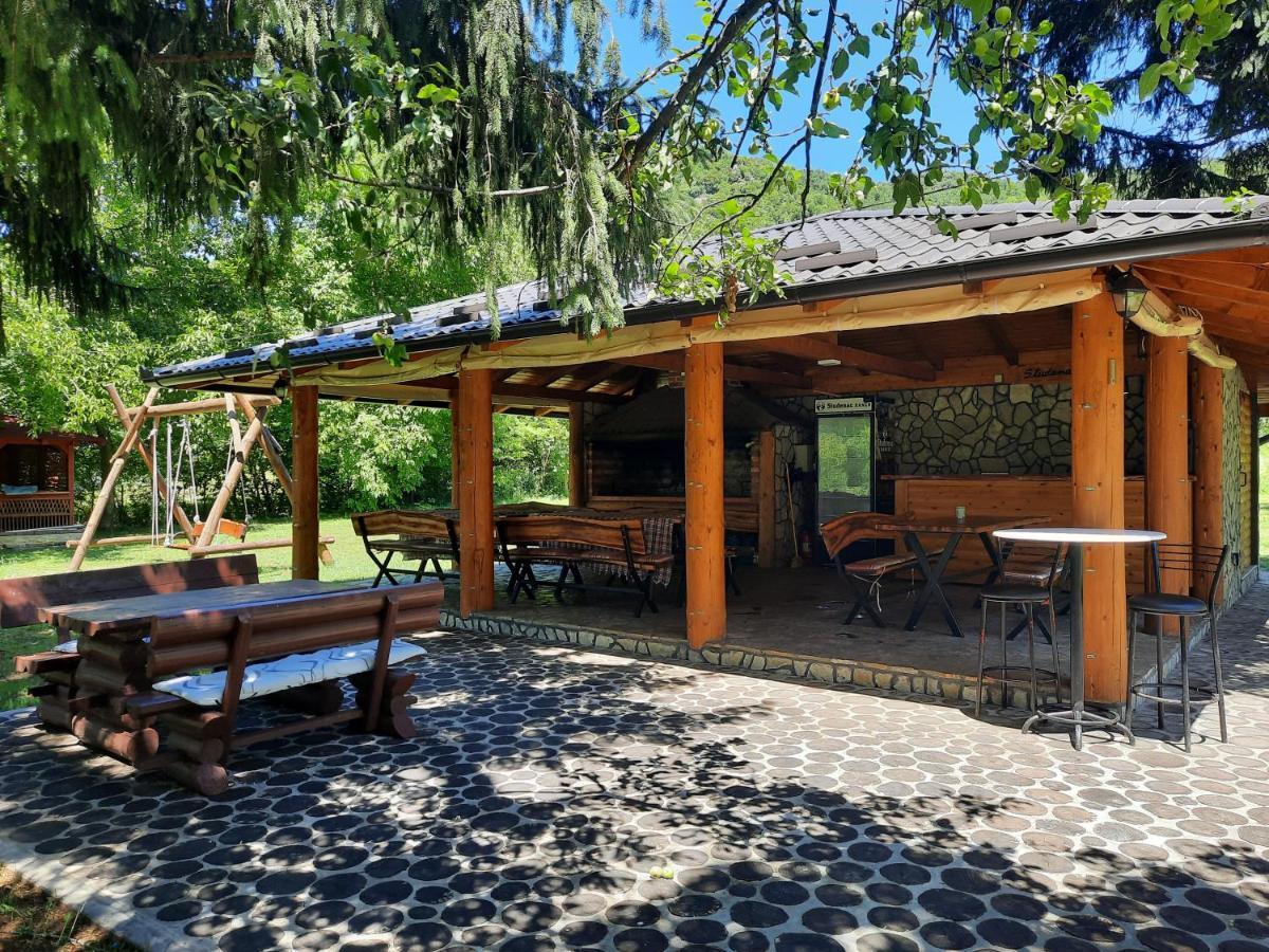 Vacation House Studenac Bihac Ngoại thất bức ảnh