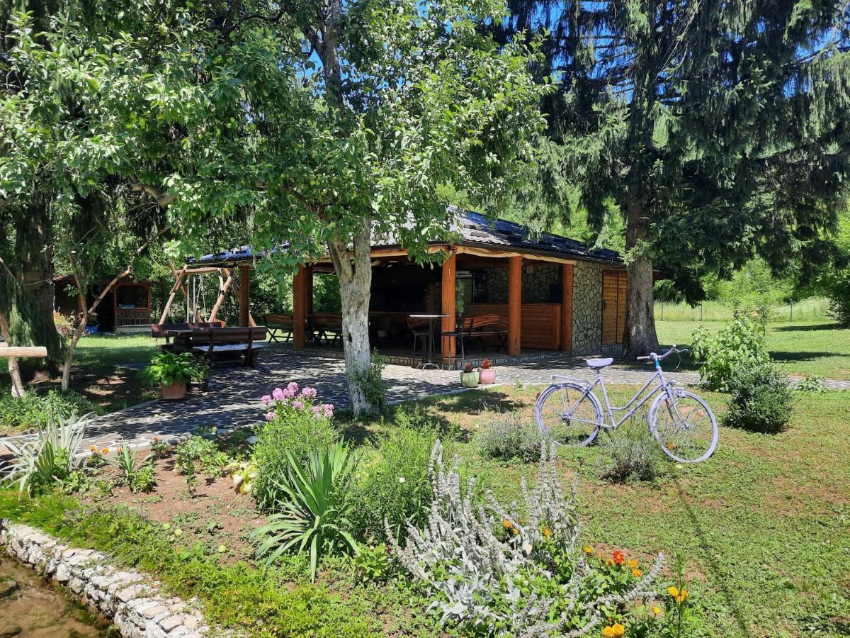 Vacation House Studenac Bihac Ngoại thất bức ảnh
