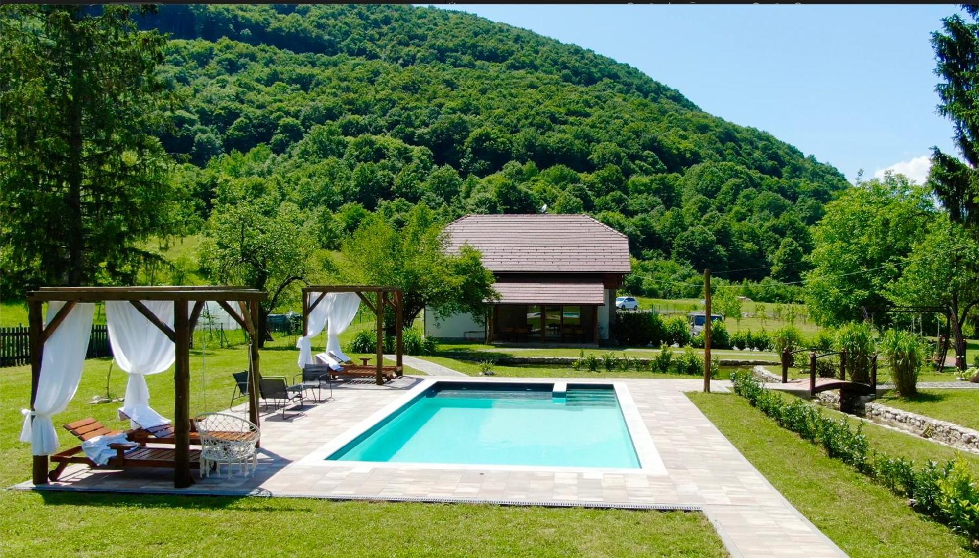 Vacation House Studenac Bihac Ngoại thất bức ảnh